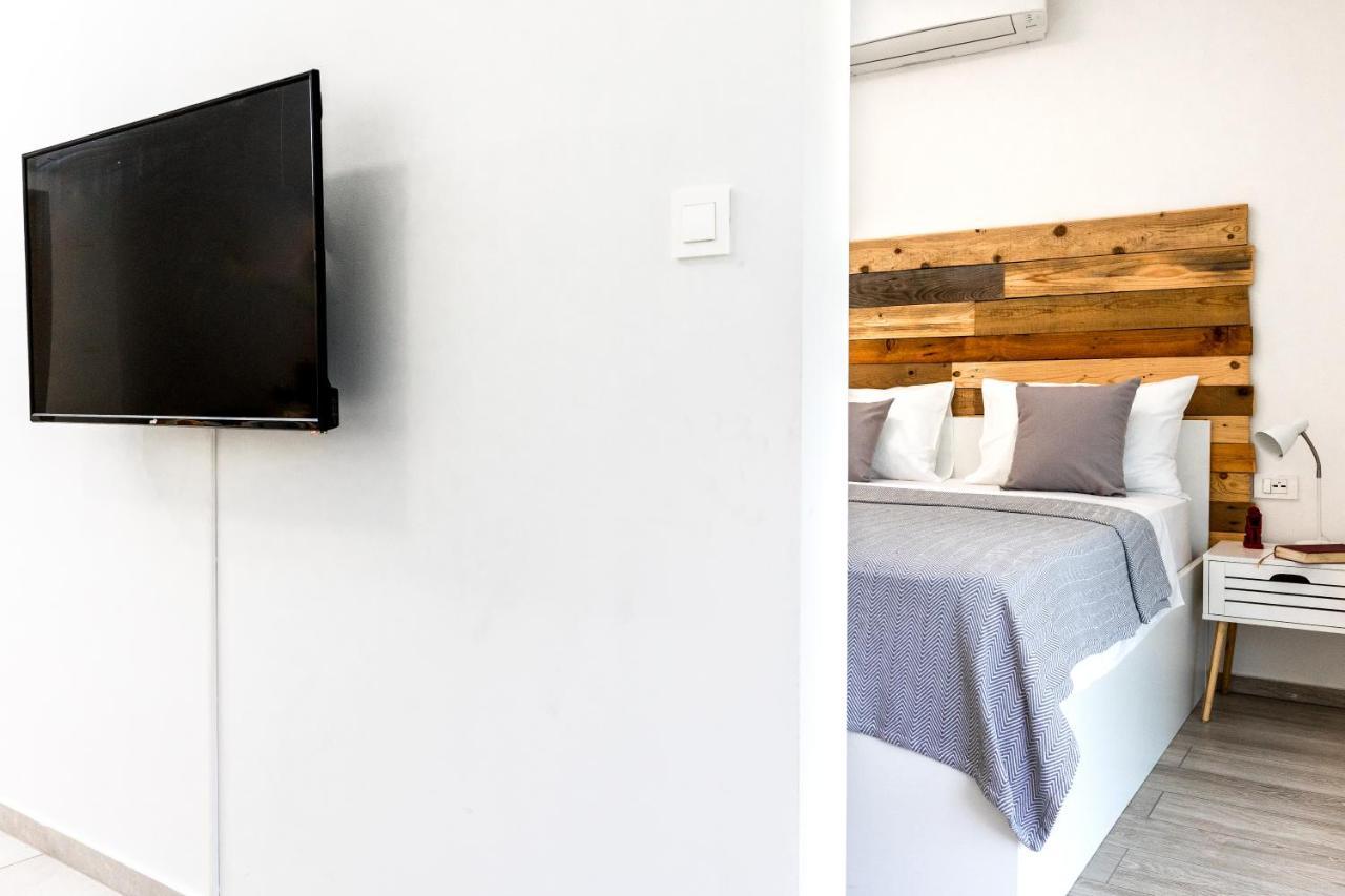 Sunny Side Apartment